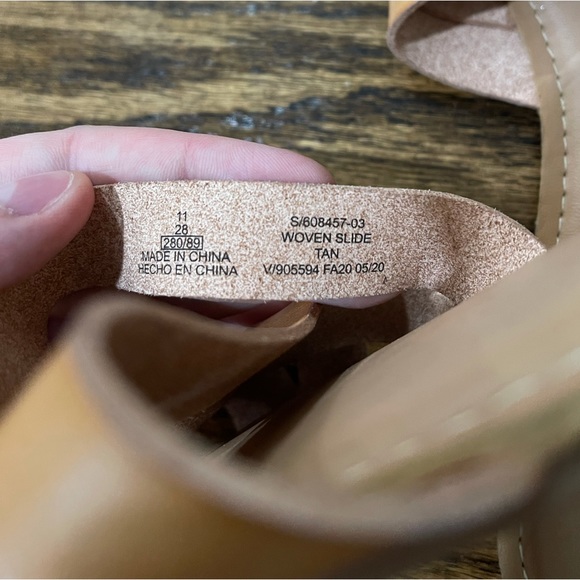 Old Navy Sandals - Picture 2 of 2